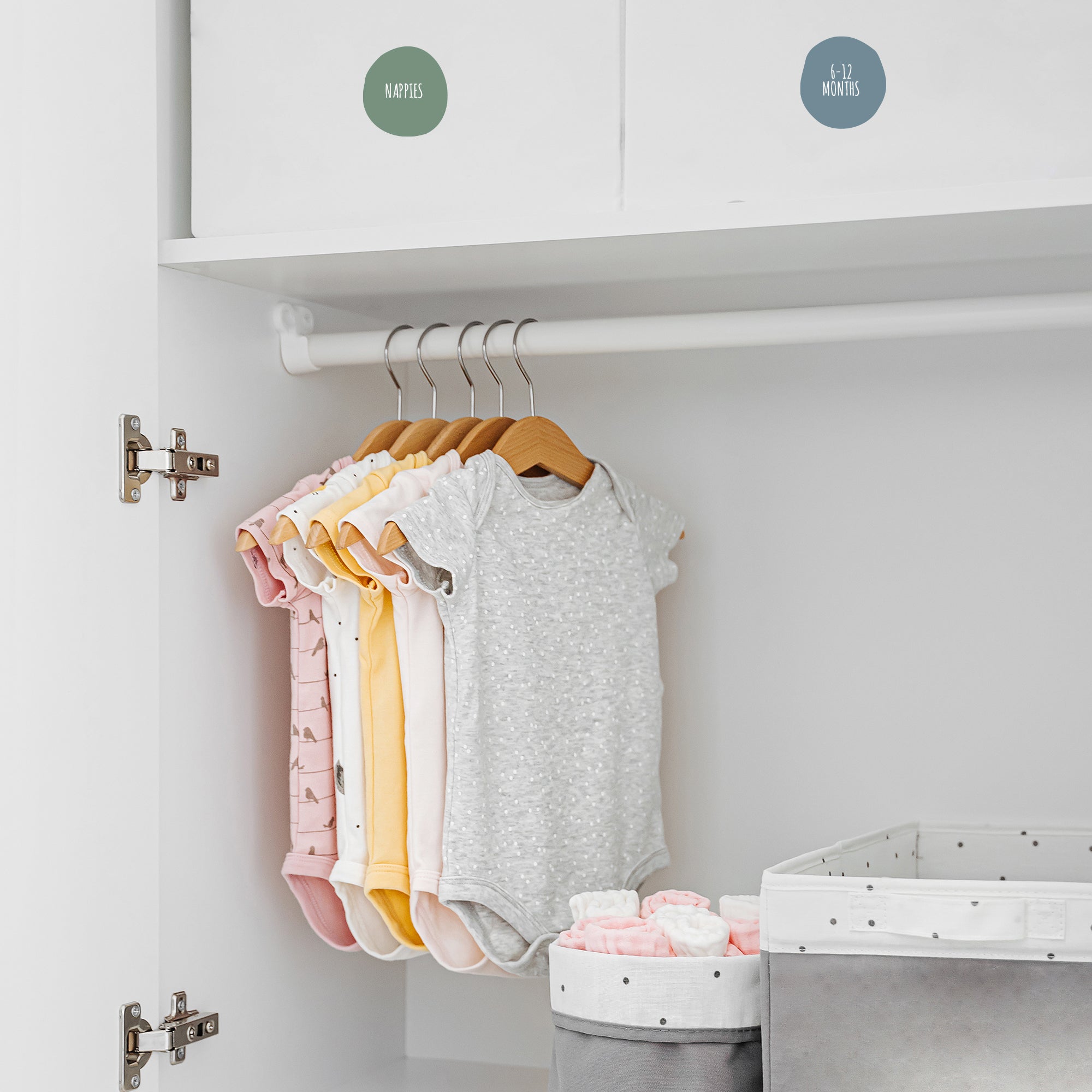 Baby Labels - Multicoloured Dots Organisation